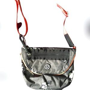 Lululemon festival bag --- RARE FIND